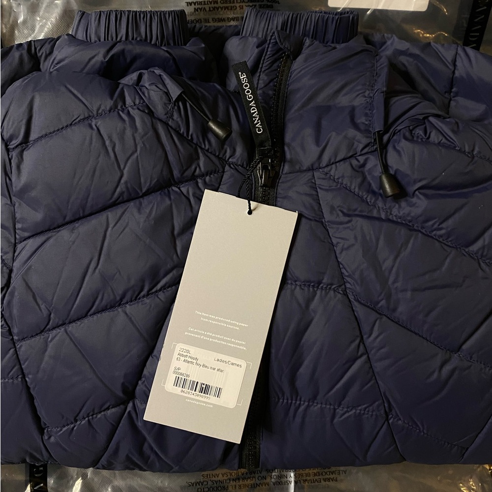 Canada Goose Abbott Hoody Jacket - Picture 5 of 6